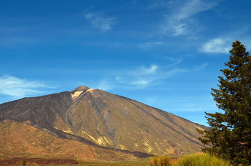 Obraz na płótnie Canvas Volcano El Teide in The National Park of Las Canadas del Teide located in the centre of Tenerife,Canary Islands, Spain.The most famous tourist attraction.Beautiful nature landscape background.