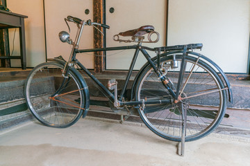 Fototapeta na wymiar 古い自転車