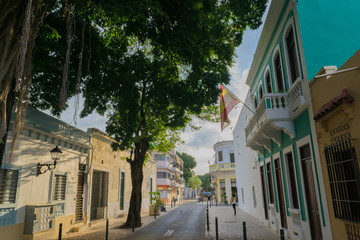 Fototapeta na wymiar Historical street in the colonial city of Santo Domingo