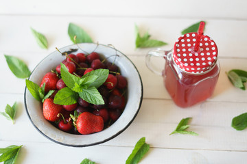 berries and drink