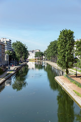 Fototapeta na wymiar Canal Saint Martin in Paris, France