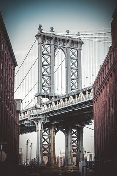 brooklyn bridge in new york