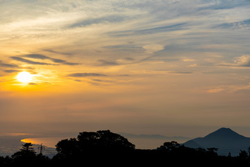 Naklejka premium 日本 鳥取 大山 夕焼け