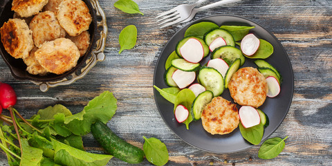 Meat cutlets and vegetables