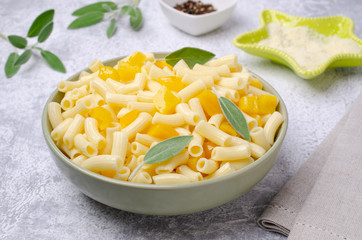 Pasta with slices of yellow pepper