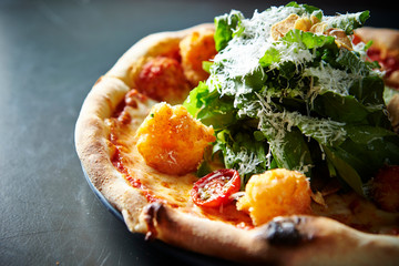 Fried shrimp and arugula pizza 