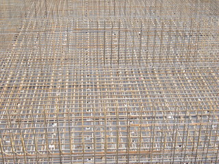 Pre-casting of reinforcing mesh for subsequent pouring of concrete	