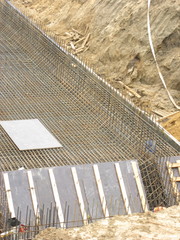 Pre-casting of reinforcing mesh for subsequent pouring of concrete	
