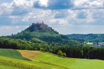 Die Landschaft rund um die Riegersburg, Südoststeiermark, Österreich