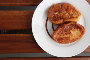 The torrijas are a typical Spanish dessert that is eaten for Easter, are made with milk and bread