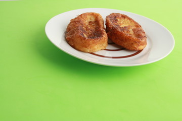 The torrijas are a typical Spanish dessert that is eaten for Easter, are made with milk and bread