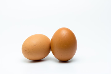 Un par de huevos de gallina