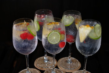 gin and tonic alcoholic drink