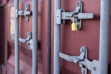 Precinto para contenedor de transporte