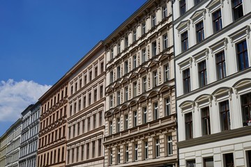 Fototapeta na wymiar Alte Hausfassaden in Kreuzberg (Berlin)
