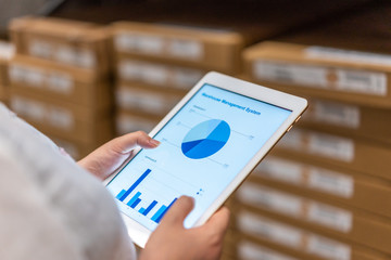 woker working in warehouse
