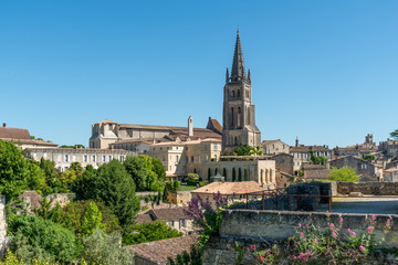 Fototapeta na wymiar SAINT-EMILION (Gironde, France), village médiéval près de Bordeaux