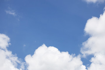Fototapeta na wymiar White cloud on clear blue sky background