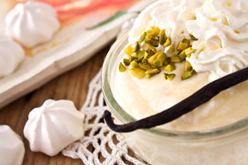 Semolina pudding with vanilla bean and pistachios