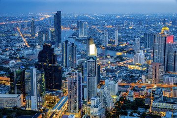 Fototapeta na wymiar Skyline view of Bangkok business district at night time.