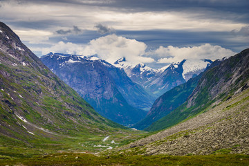 Fototapeta na wymiar Mountains view from Gamle Strynefjellsvegen Norway