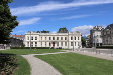 Obraz premium Place de Verdun dans la ville de Grenoble