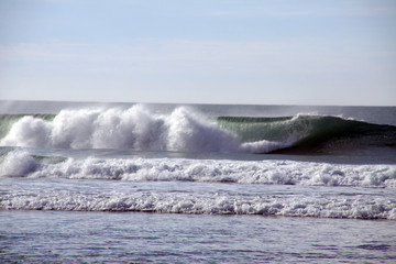 Naklejka premium wave on beach