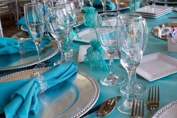 elegant table setting wedding reception