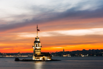 Fototapeta premium Maiden's Tower in Istanbul, Turkey (KIZ KULESI - USKUDAR).