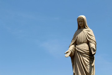 Fototapeta premium A closeup of statue of Mary at Trappist Monastery in Japan