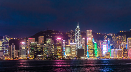 Plakat City at night in Hongkong