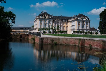 Fototapeta na wymiar Schloss Augustusburg in Brühl 