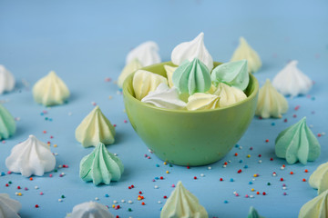 Meringue in a green bowl