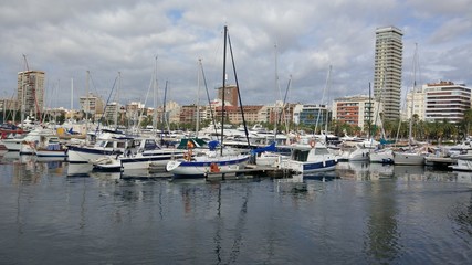 Fototapeta na wymiar Port of Alicante