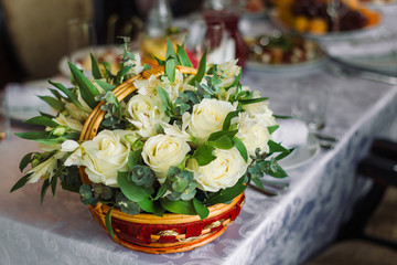 Obraz na płótnie Canvas Beautiful flowers on table in wedding day.