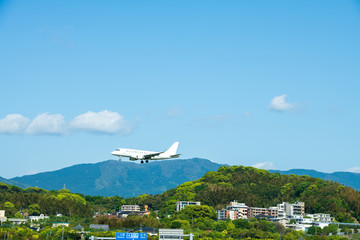 福岡空港に着陸するジェット機【福岡県】
