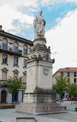 Fototapeta na wymiar Alessandro Volta Statue in Como town, Italy.