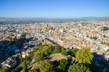 Fototapeta na wymiar アルハンブラ宮殿　アルカサバから見下ろすグラナダの街と大聖堂（グラナダ、スペイン・アンダルシア）
