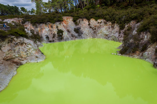 Devil's cave pool, Wai-O-Tapu thermal wonderland, Rotorua, New Zealand