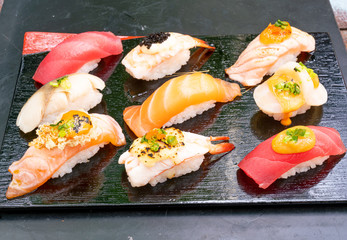 mix sushi set