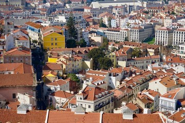 Fototapeta na wymiar Sonnige Panoramalandschaft von Lissabon