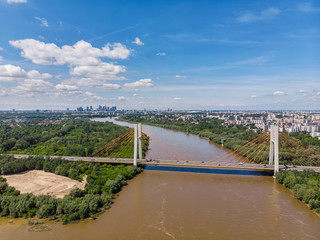 Widok z lotu ptaka na most Siekierkowski oraz cetrum Warszawy © lukszczepanski