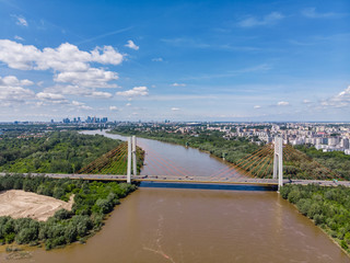 Widok z lotu ptaka na most Siekierkowski oraz cetrum Warszawy © lukszczepanski