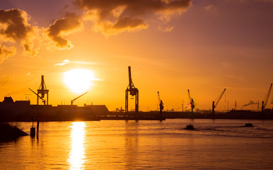 Fototapeta na wymiar golden hour harbour view