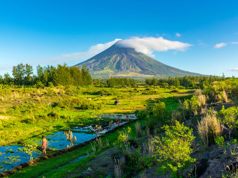 mayon volcano in Philippines