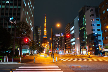 Fototapeta na wymiar city life and traffic in Tokyo, Japan