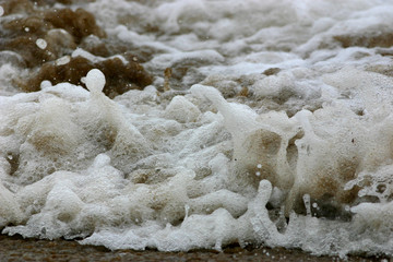 高速シャッターで撮った海の波の形