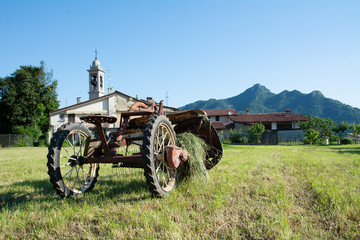 Fototapeta premium carro e chiesa