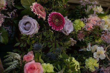 Ramos de flores en los puestos del mercado de Madrid