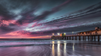 Amanecer en muelle de Pinamar
